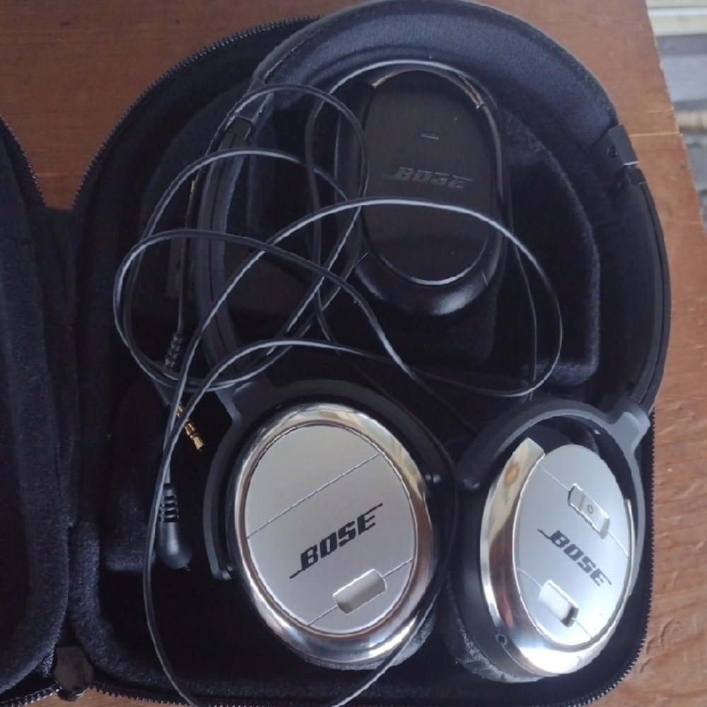 Bose Black and Silver Over-Ear Headphones NEW